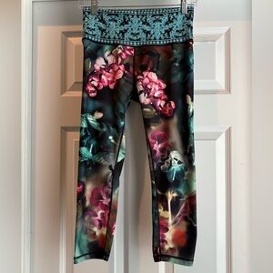 Women’s Crop Athletic / Yoga Leggings - Black and Pink Floral - XS